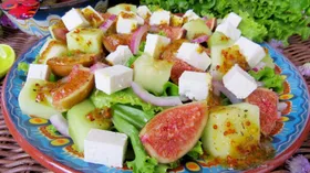 Простые рецепты с фруктами и рассольными сырами