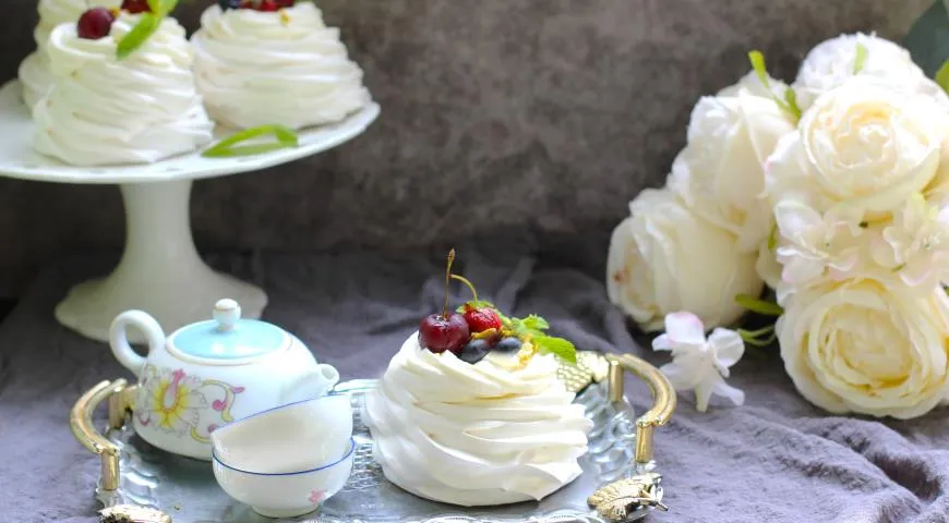 Торт Павлова с лимонным курдом
