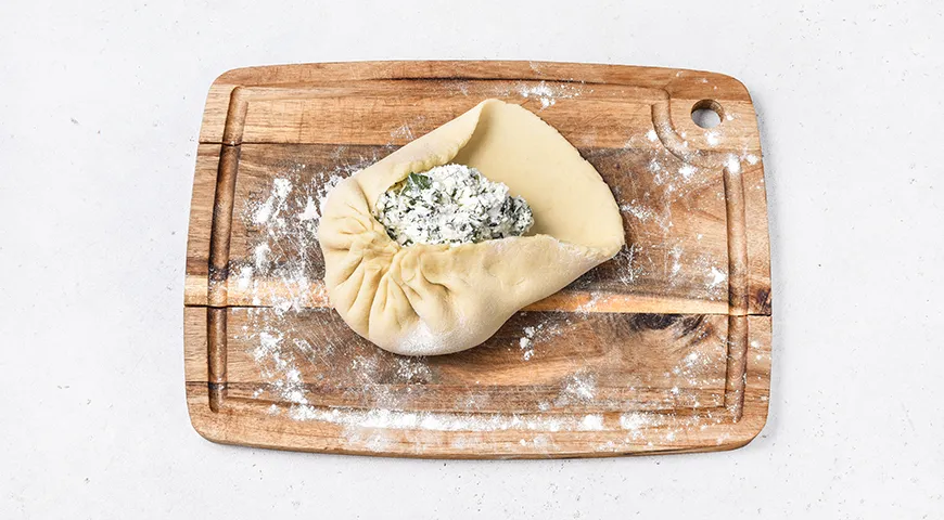 Осетинский пирог с курицей и сыром