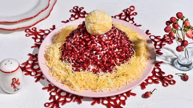 Салат «Красная шапочка» с говядиной и гранатом