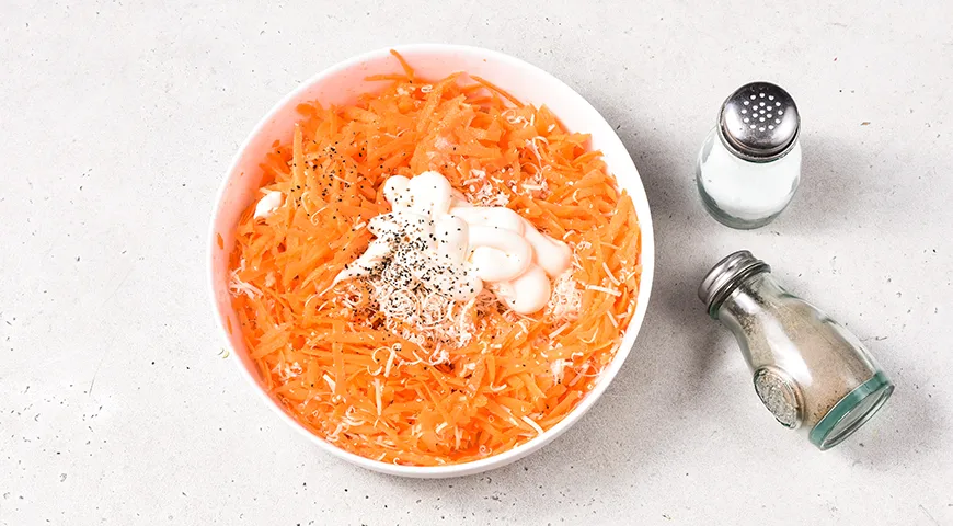 Салат из моркови и сыра