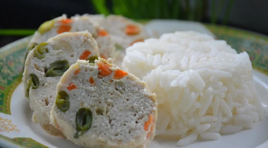 Куриная колбаса  с овощами