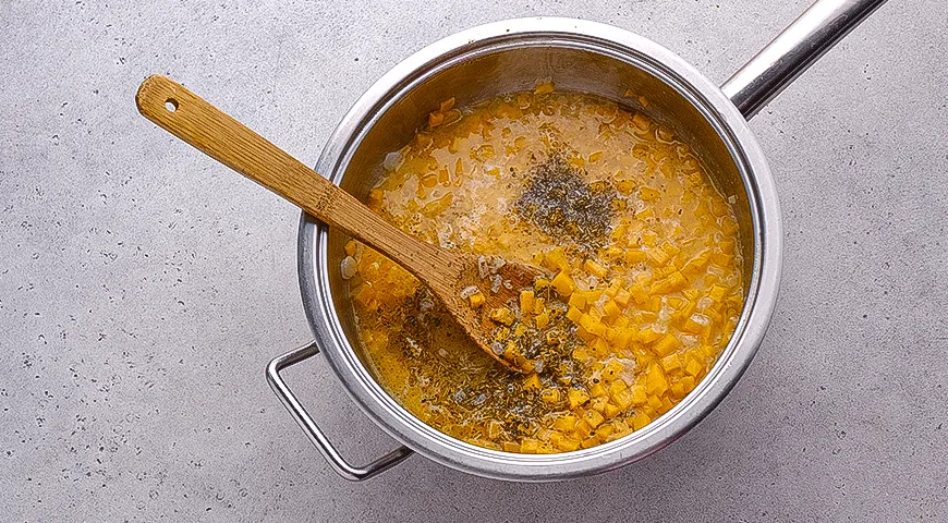 Тыквенное рагу с мини-пельменями