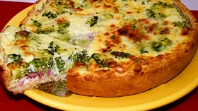 Пирог с ветчиной и брокколи