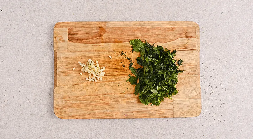 Брускетта с розовыми томатами