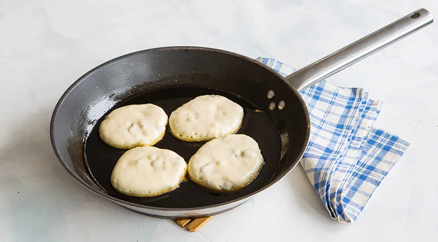 Оладьи с изюмом