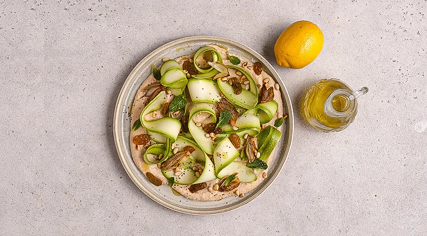 Карпаччо из кабачков с белой фасолью