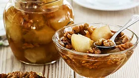 Варенье из яблок с грецкими орехами в мультиварке