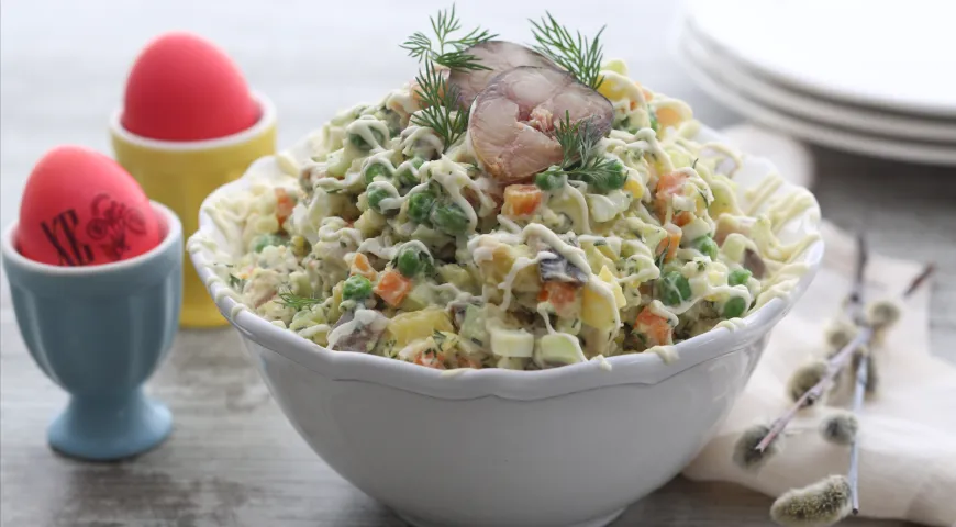 Тёплый салат со скумбрией — рецепт с фото пошагово