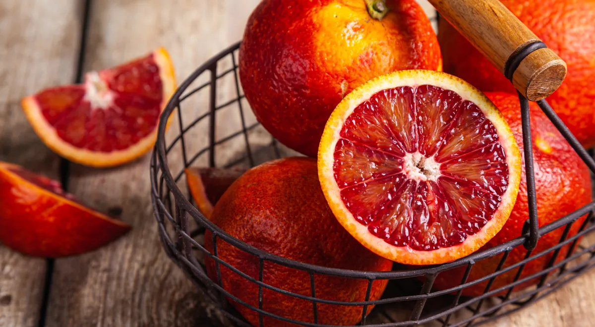 Красные апельсины тажке называют «кровавыми», но на вкус они сладкие