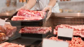 Как понять, что мясо испортилось: 8 основных признаков