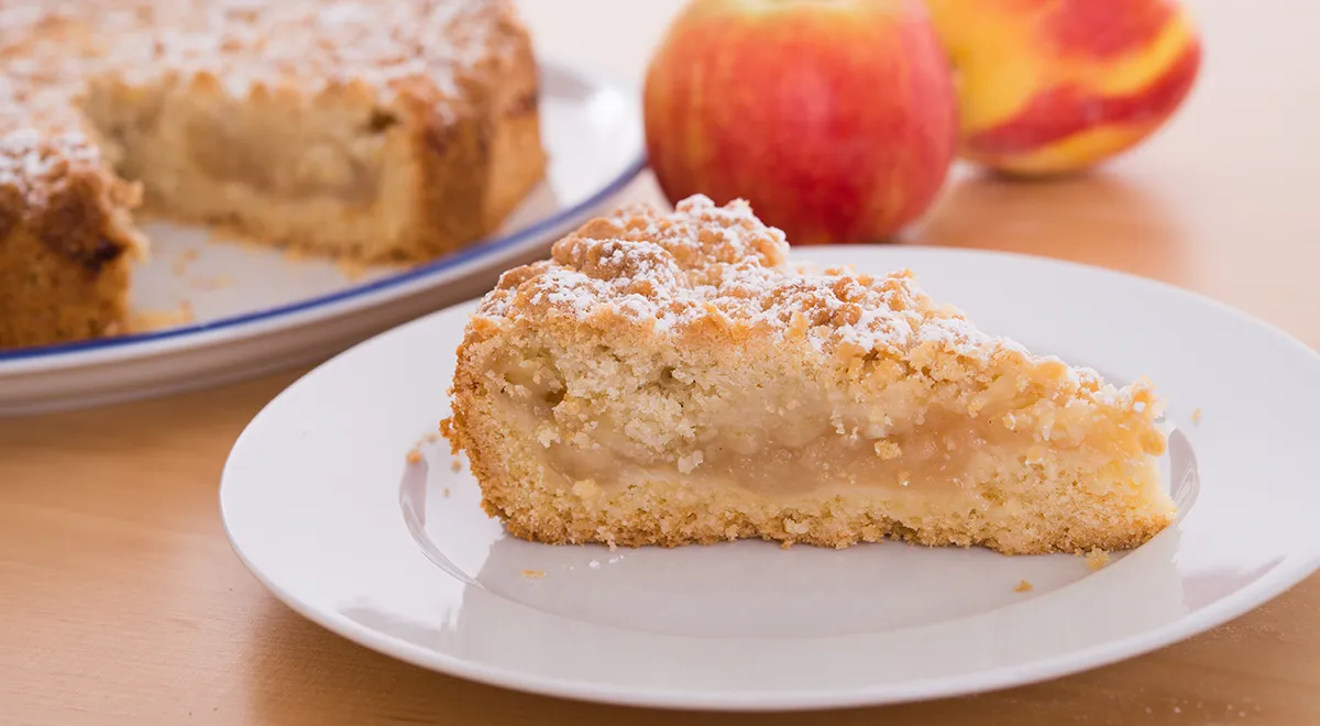 Тертый яблочный пирог на маргарине хорош с начинкой из кислых яблок