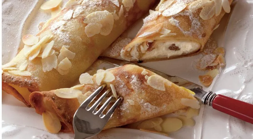 Блины с крахмалом, фаршированные рикоттой