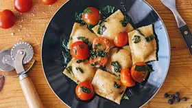Рецепты с мягкими сырами, черри и макаронами