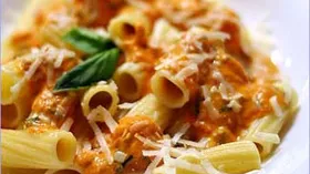 Рецепты с молочной продукцией, луком пореем и макаронами