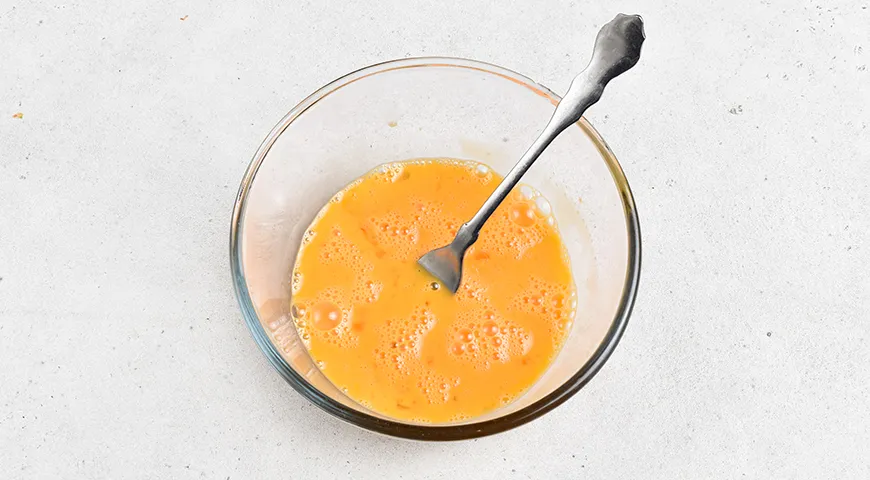 Жареная вермишель с яйцом