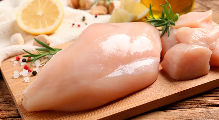 Куриное филе — главный ингредиент для приготовления наггетсов