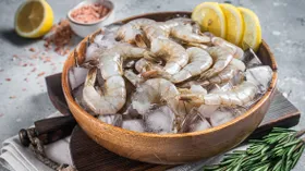 Как почистить креветки быстро и просто: пошаговая инструкция