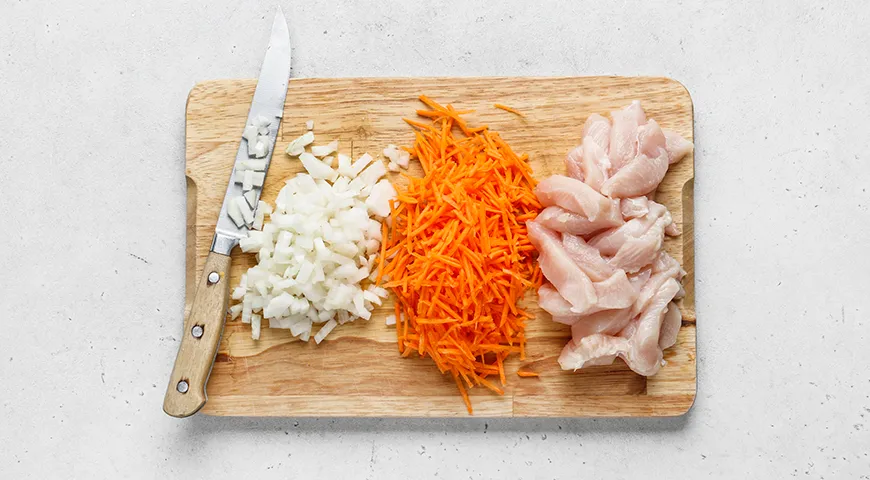 Куриное филе в сметанно-томатном соусе