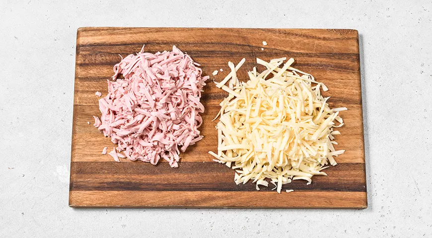 Картофельные котлеты с колбасой