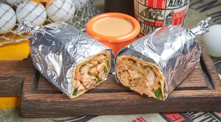 Рецепт домашней шаурмы с куриной грудкой и соусом сациви