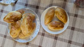 Пирожки с абрикосом и ранеткой