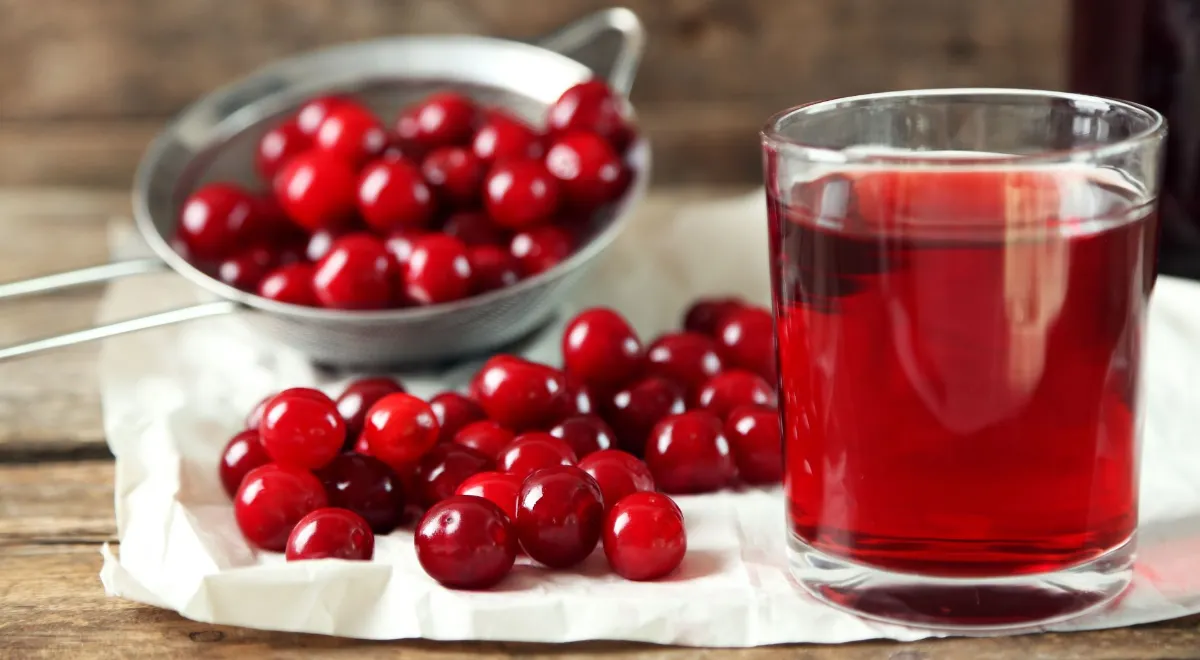 Большинство версий о происхождении слова «морс» сводятся к тому, что это напиток, основу которого составляет сок