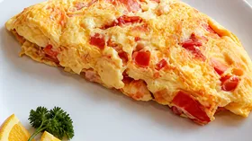 Омлет с паштетом и помидорами