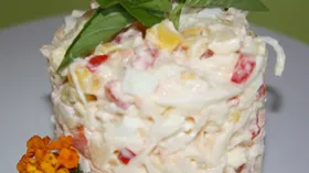 Легкий салат с крабовым мясом