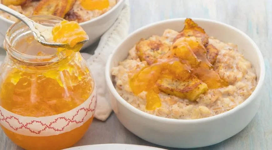 Овсяная каша с бананом на завтрак