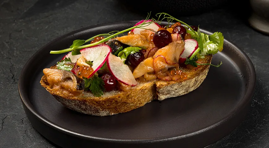 Сугудай с моченой брусникой