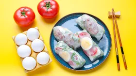Спринг-роллы с творожным сыром, яйцом, авокадо и овощами