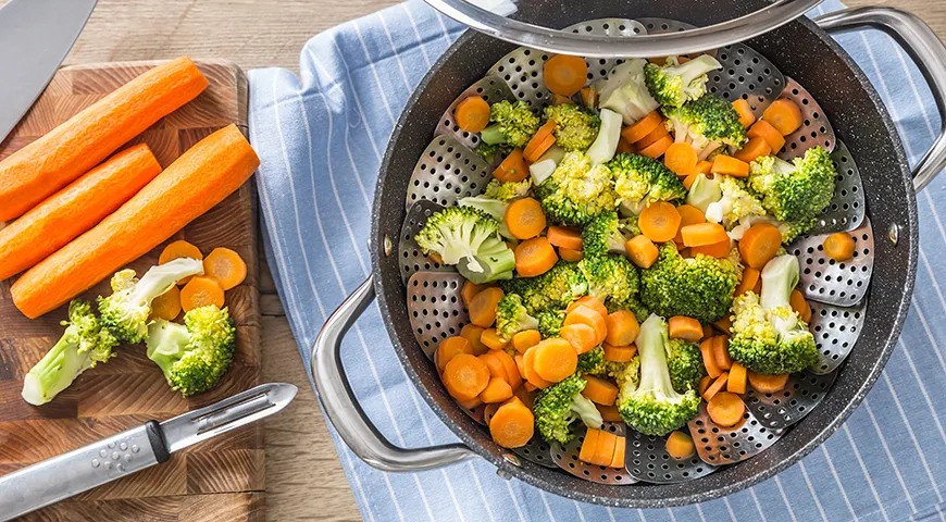 В блюдах, приготовленных на пару, в полной мере, до 90%, сохраняются ценные питательные вещества и витамины