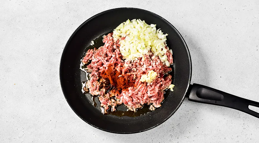 Запеканка с фаршем, картошкой и кабачками