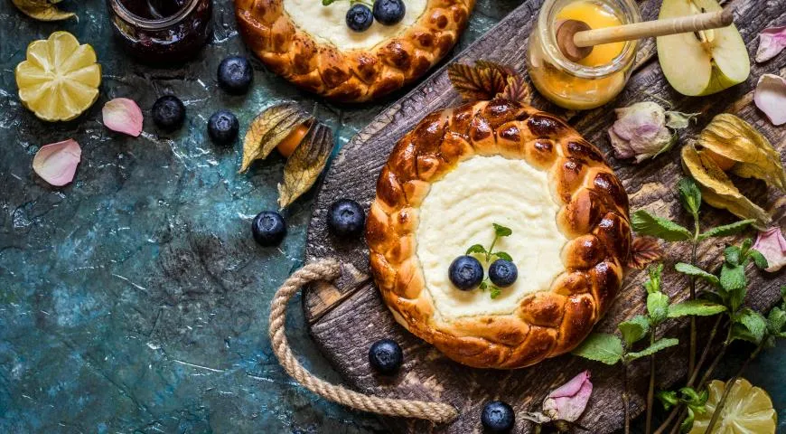 Рецепт красивых ватрушек с творогом