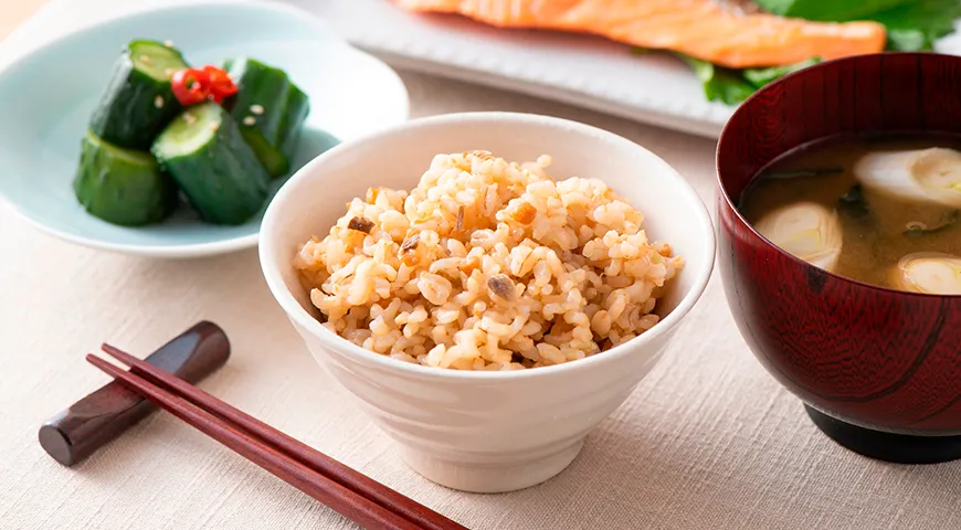 Сверхэкстремальная китайская диета предполагает употребление только бурого риса в течение 3 дней