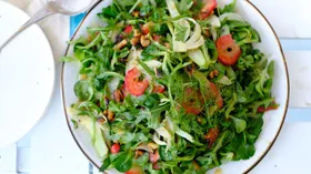 Рецепты с молочной продукцией, клубникой и салатом