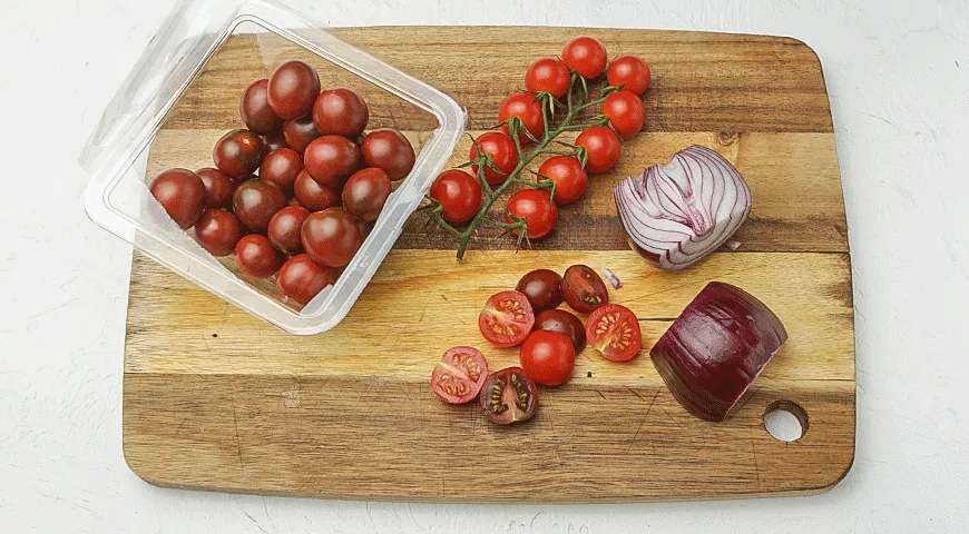 Салат с жареными кабачками и маринованной фетой