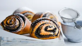 Булочки с маком