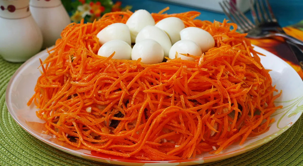 Салат «Гнездо глухаря» с морковью