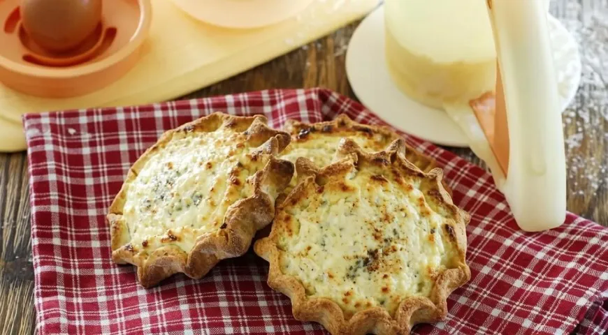 Калитки с творогом, лимонной цедрой и мятой