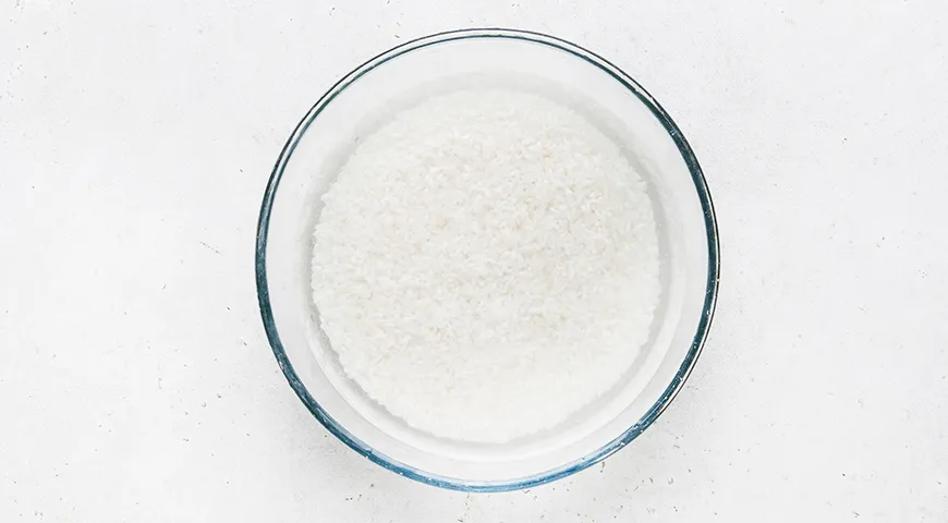 Рассыпчатый плов с курицей на сковороде