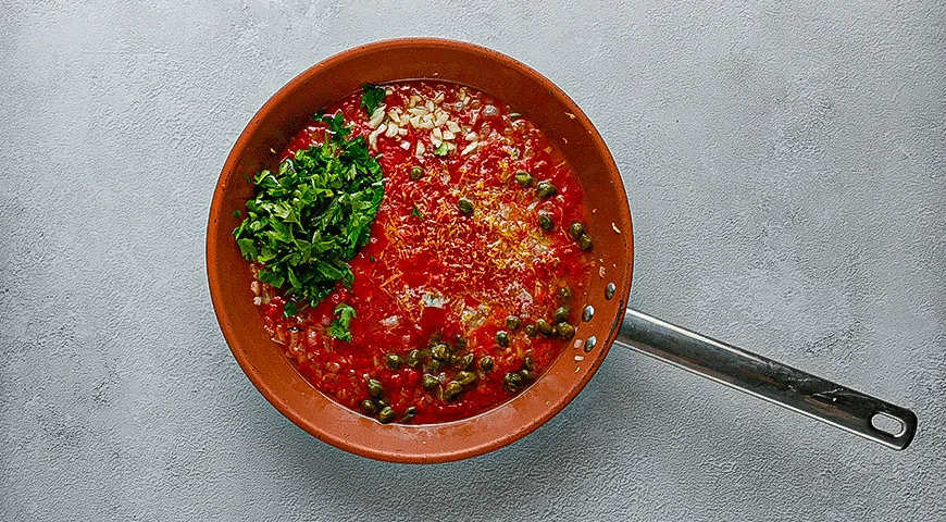 Паста с томатами и тунцом