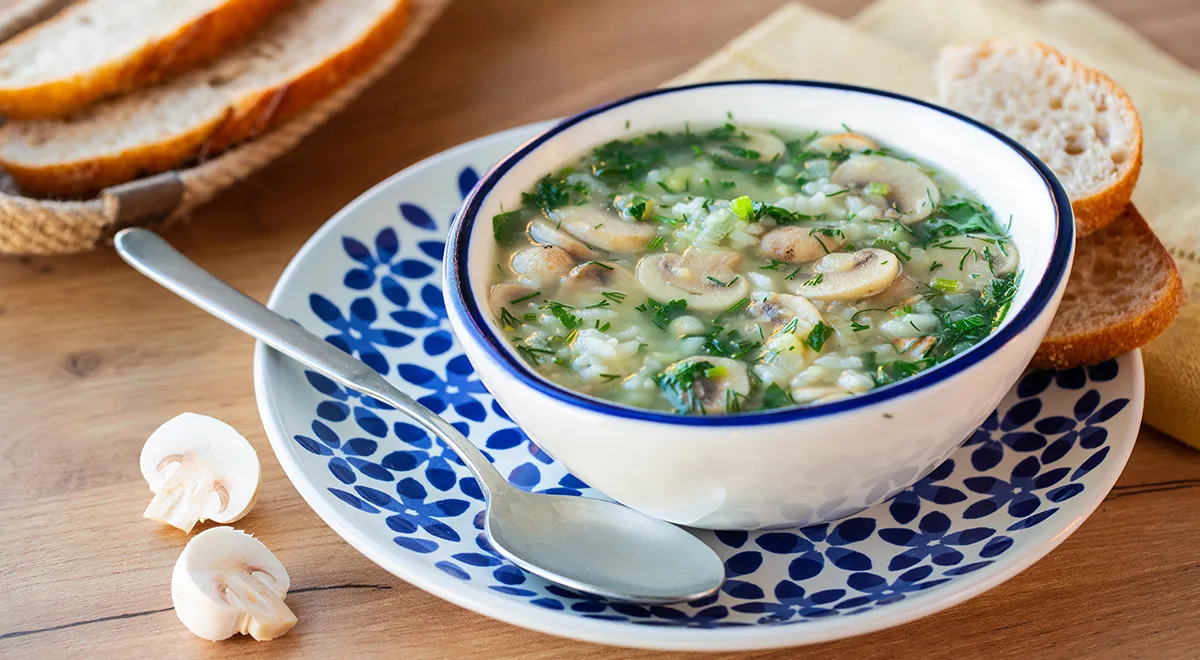 Рецепт грибного супа с рисом и картофелем (можно использовать краснодарский рис)