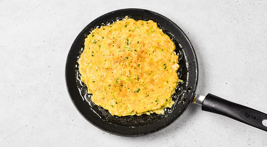 Лепешка из кабачков на сковороде