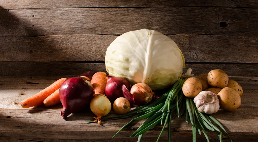 В погребе хранить свежую капусту можно до 5–7 месяцев, в зависимости от сорта и стабильности температуры