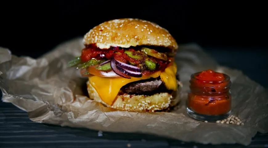Удачно зашли: бар «Волчья Стая» с корнером Burger Heroes