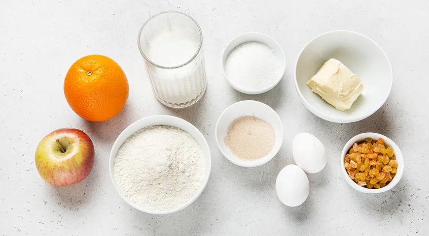 Кулич с яблоками