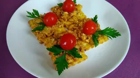 Закуска на крекерах с сардинами