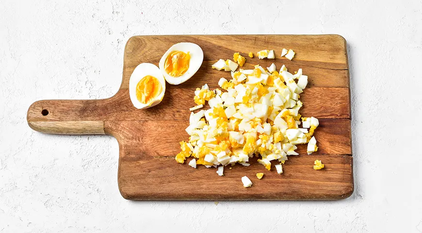 Салат Королевский с крабовыми палочками и сухариками